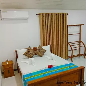 Couette-café Free View Tree House &