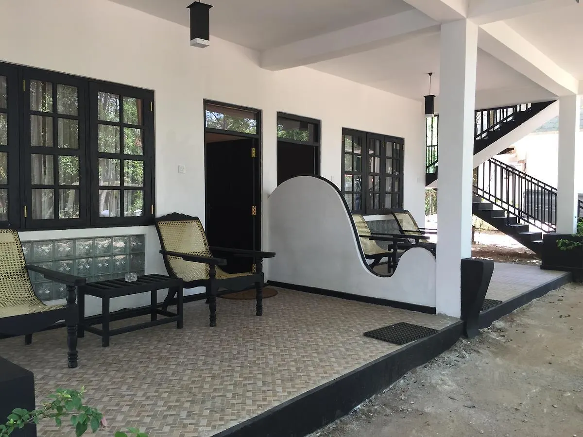 Flower Garden Eco Village Sigiriya Otel